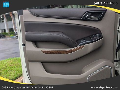 Used 2015 Chevrolet Suburban LTZ RWD image 14
