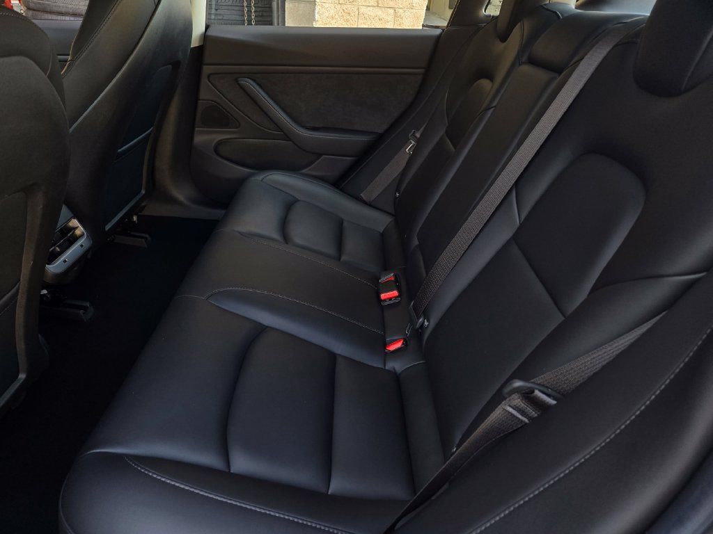 Used 2018 Tesla Model 3 Long Range RWD image 13