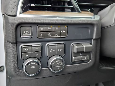 Used 2026 Chevrolet Suburban High Country w/ Sun And Tow Package AWD/4WD image 29