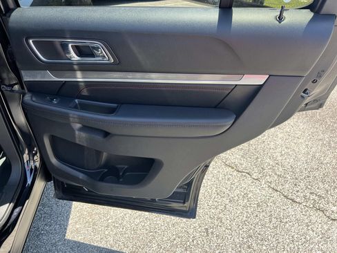Used 2019 Ford Explorer Sport w/ Equipment Group 401A AWD/4WD image 16