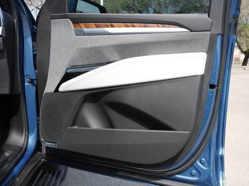 New 2026 Cadillac Escalade Platinum Sport w/ LPO, ONYX Package image 28