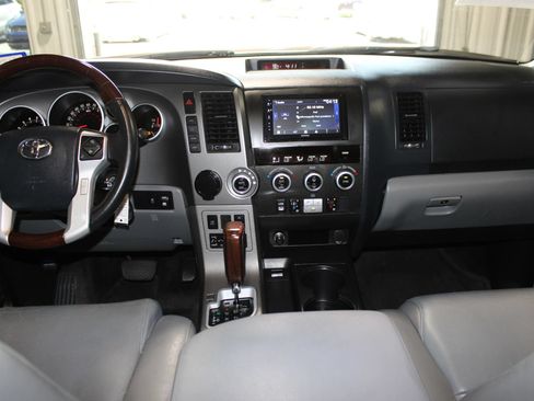 Used 2014 Toyota Sequoia Platinum RWD image 12