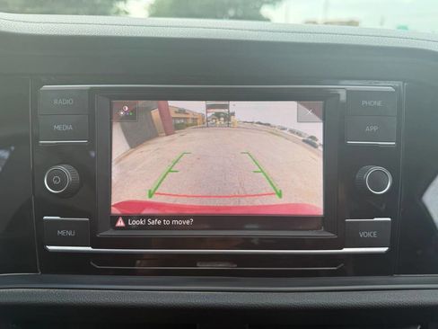 Used 2021 Volkswagen Jetta SE FWD image 18