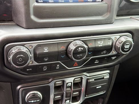 Used 2022 Jeep Gladiator Sport image 33