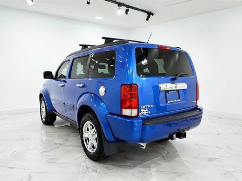 Used 2007 Dodge Nitro SLT image 2