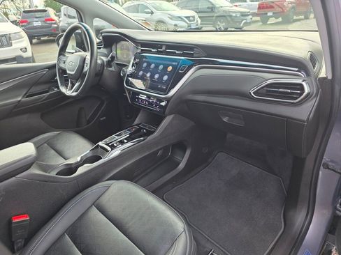 Used 2022 Chevrolet Bolt LT w/ Infotainment Package image 26