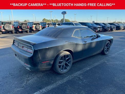 Used 2020 Dodge Challenger SXT w/ Plus Package image 5