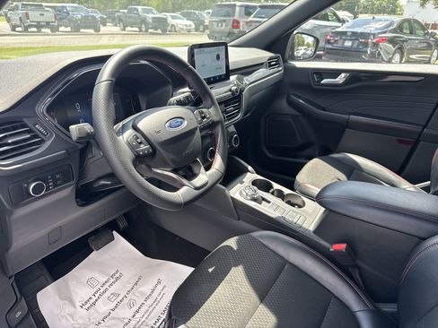 Used 2025 Ford Escape ST-Line AWD/4WD image 15