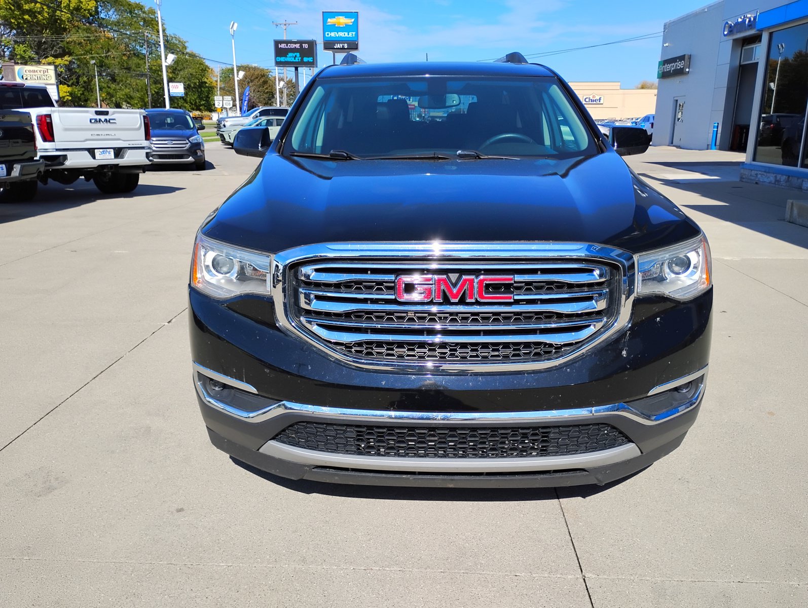 Used 2017 GMC Acadia SLT AWD/4WD image 2