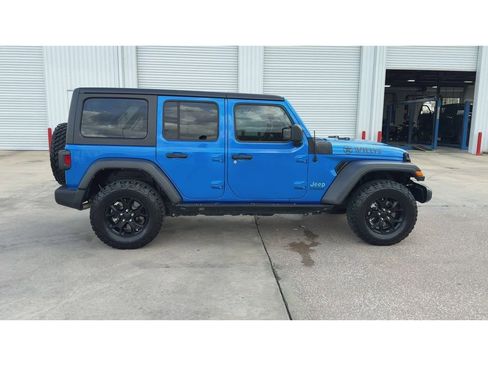Used 2021 Jeep Wrangler Unlimited Sport image 9