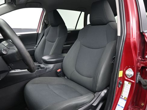 Used 2020 Toyota RAV4 LE w/ All Weather Liner Package image 17