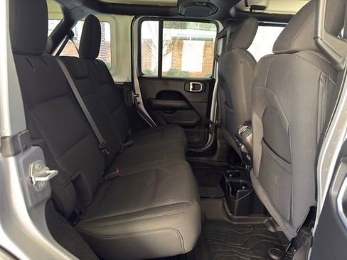 Used 2019 Jeep Wrangler Unlimited Sahara w/ Cold Weather Group image 38