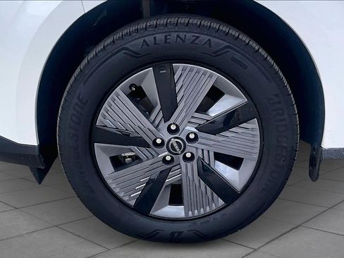 New 2025 Nissan Murano SL image 9