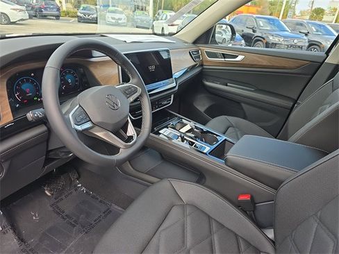 New 2026 Volkswagen Atlas SE image 17