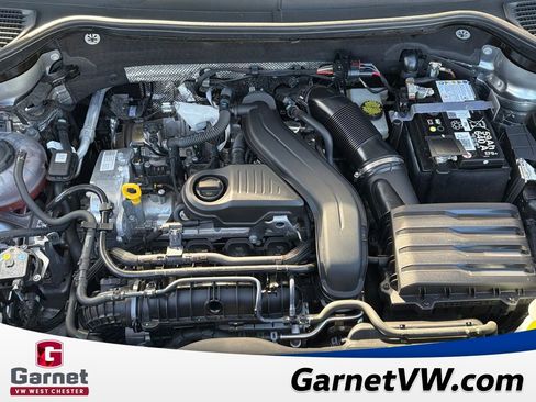 Certified 2025 Volkswagen Taos SE image 44