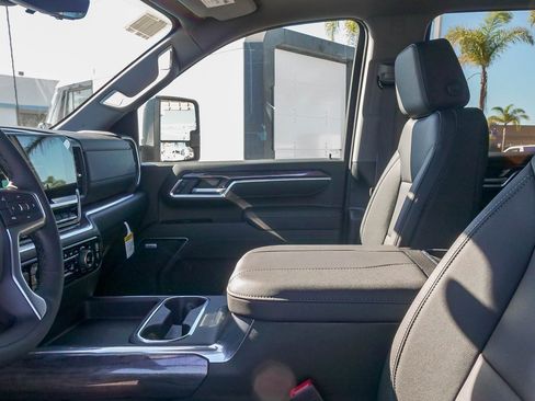 New 2026 Chevrolet Silverado 3500 LTZ w/ LTZ Premium Package image 18