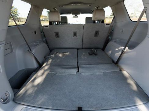 Used 2021 GMC Acadia SLE w/ Driver Convenience Package image 34