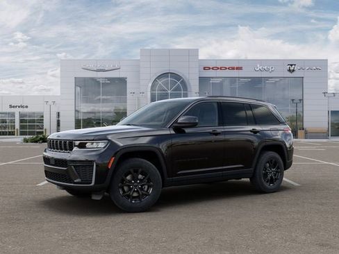 New 2026 Jeep Grand Cherokee Altitude AWD/4WD image 2