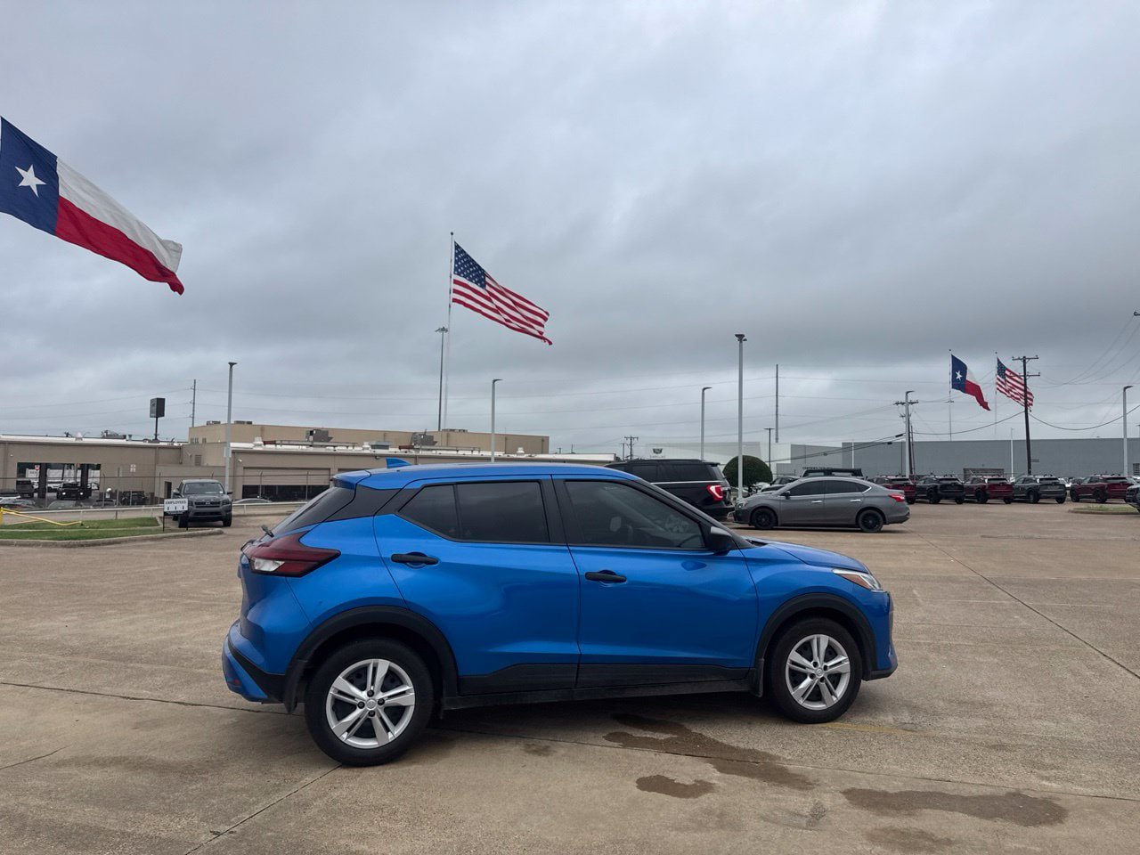 Used 2025 Nissan Kicks Play S FWD image 31