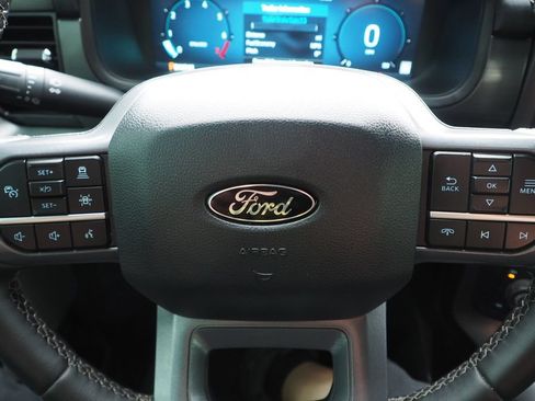 Used 2025 Ford F150 Lariat AWD/4WD image 29