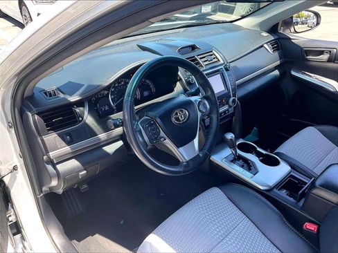 Used 2013 Toyota Camry SE FWD image 16