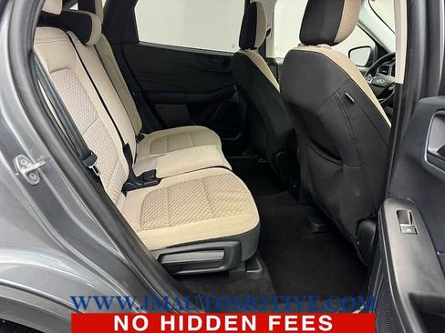 Used 2022 Ford Escape SE w/ SE Sport Appearance Package image 17