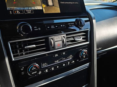 Used 2022 INFINITI QX80 Sensory w/ All-Season Package image 43