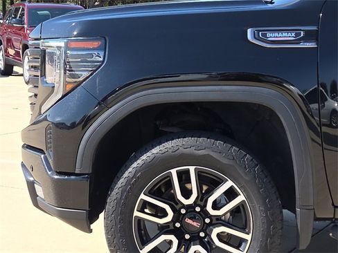 Used 2023 GMC Sierra 1500 AT4 w/ AT4 Preferred Package image 5