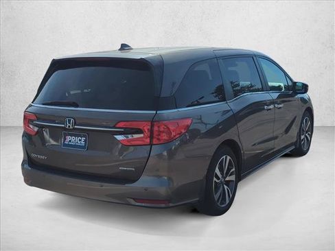 Used 2023 Honda Odyssey Touring image 7