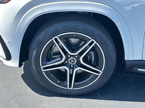 New 2026 Mercedes-Benz GLS 450 4MATIC image 12
