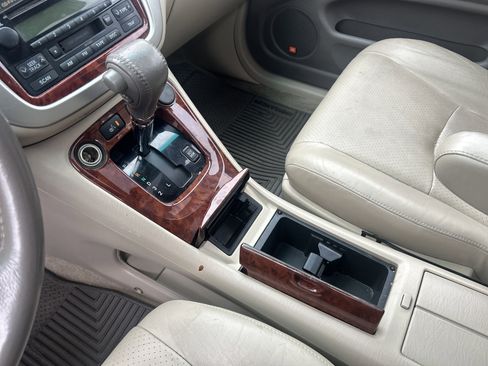 Used 2004 Toyota Highlander 4WD V6 image 23
