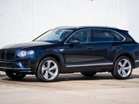 Used 2024 Bentley Bentayga image 11