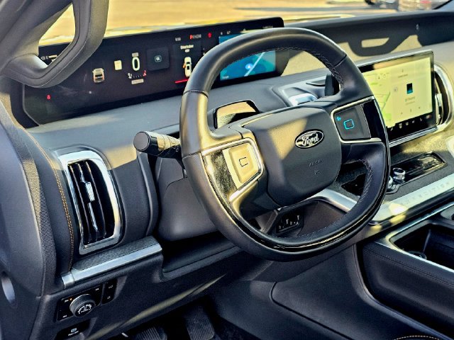 Used 2025 Ford Expedition Tremor AWD/4WD image 16