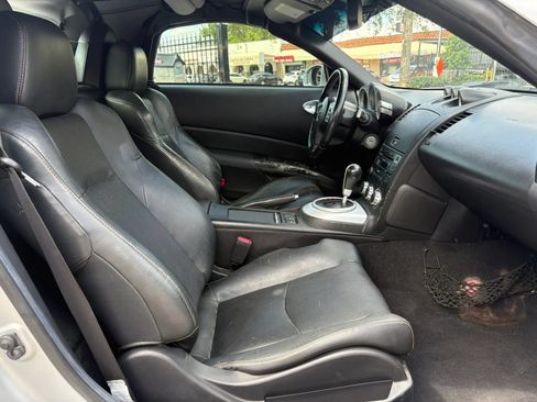 Used 2006 Nissan 350Z Touring RWD image 20