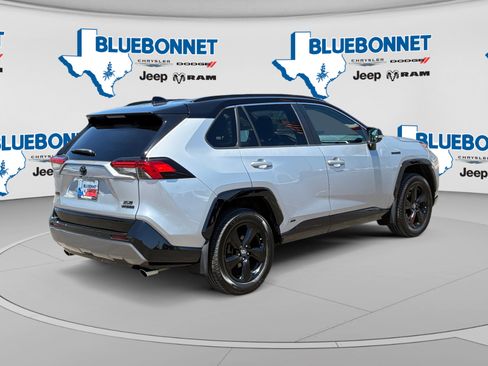 Used 2020 Toyota RAV4 XSE AWD/4WD image 5