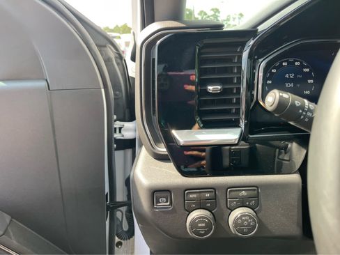 Used 2026 Chevrolet Silverado 1500 LT Trail Boss w/ Convenience Package II AWD/4WD image 17
