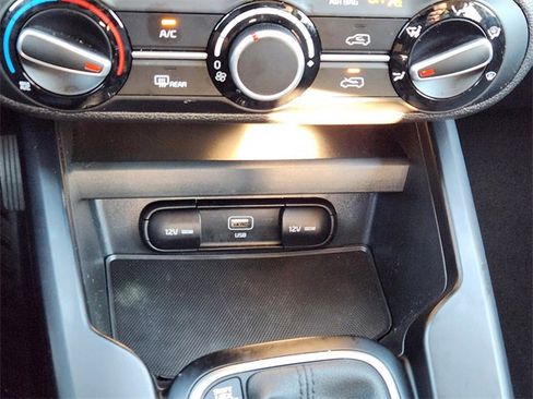 Certified 2025 Kia Soul LX image 19