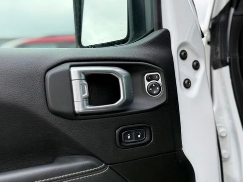 Used 2023 Jeep Wrangler Unlimited Rubicon 4xe w/ Cold Weather Group AWD/4WD image 14