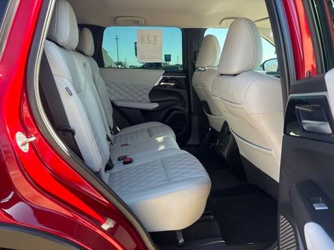 Used 2022 Mitsubishi Outlander SEL image 16