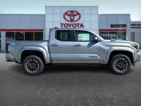 New 2025 Toyota Tacoma TRD Sport image 3