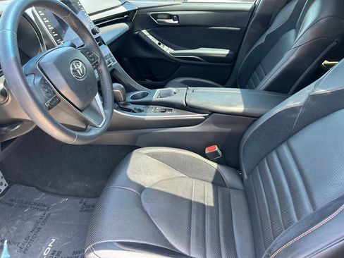 Used 2019 Toyota Avalon XSE FWD image 11