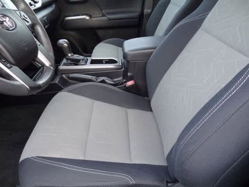 Used 2021 Toyota Tacoma TRD Sport image 8