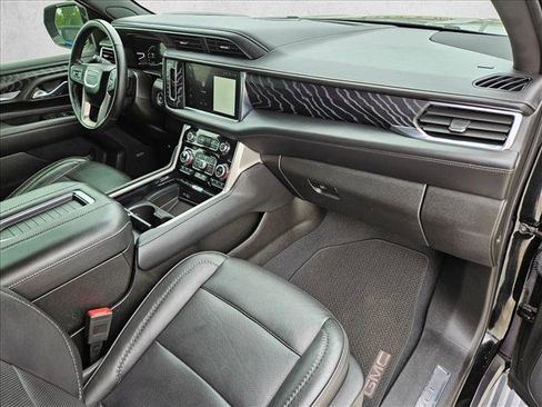 Used 2023 GMC Yukon Denali RWD image 20