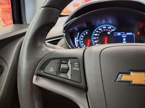 Used 2020 Chevrolet Trax LT w/ LT Convenience Package FWD image 27