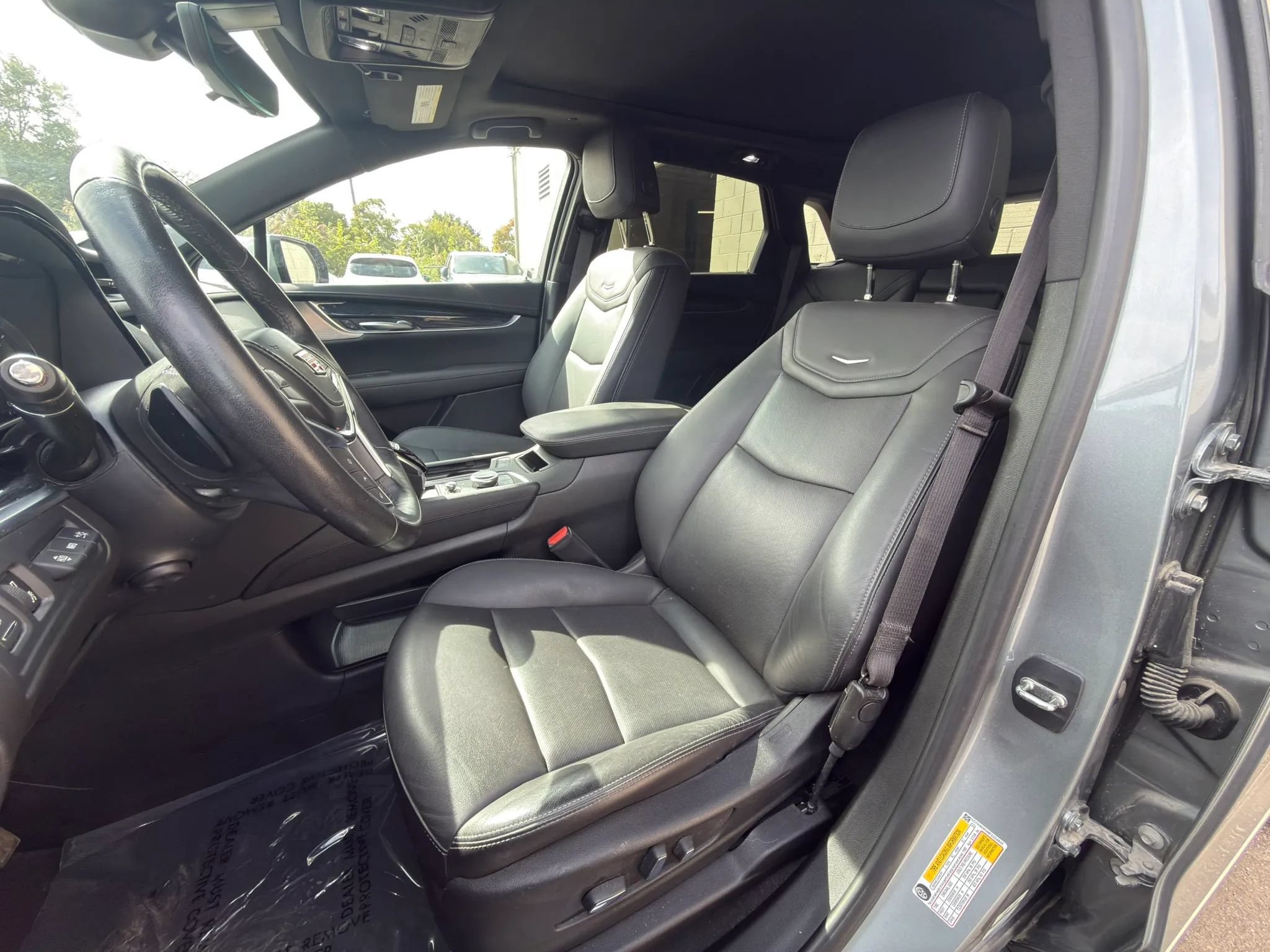 Used 2023 Cadillac XT5 Premium Luxury w/ Technology Package AWD/4WD image 19