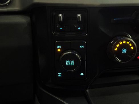 Used 2023 Ford F250 XLT w/ XLT Premium Package AWD/4WD image 26