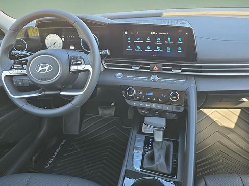 New 2026 Hyundai Elantra Limited FWD image 11