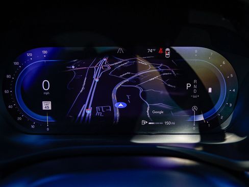 Used 2025 Volvo XC60 B5 Plus image 25