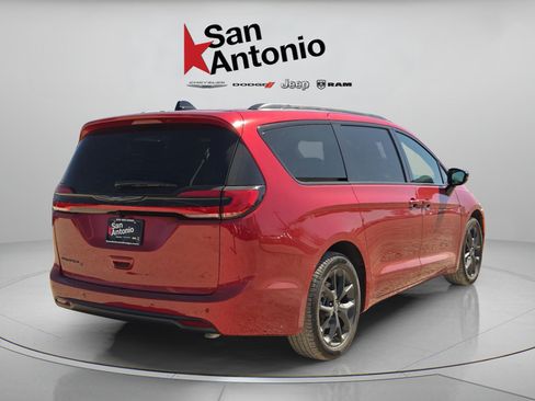 New 2026 Chrysler Pacifica Select w/ S Appearance Package FWD image 24