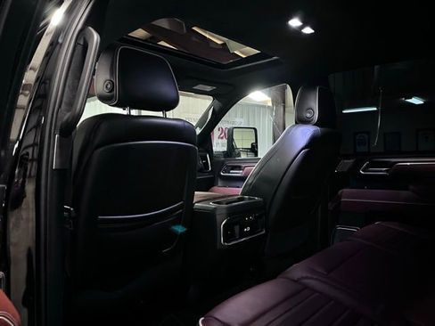 Used 2024 GMC Sierra 2500 Denali Ultimate image 12